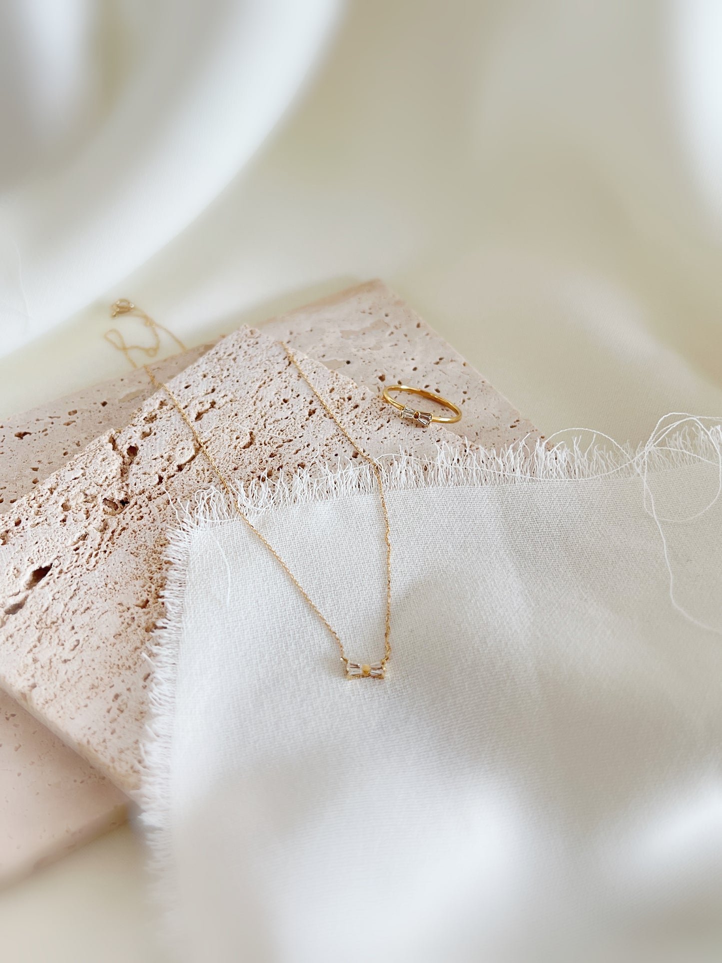 緞結鑽石項鍊 Soft Bow Diamond Necklace